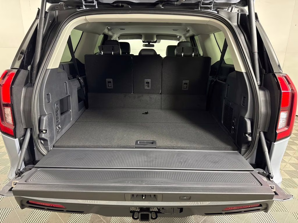 2026 Gray Metallic Ford Expedition Max Active RWD SUV