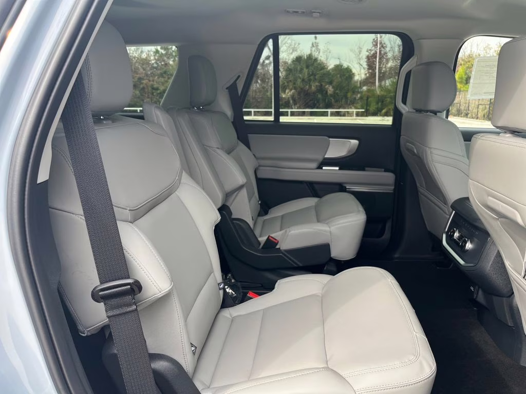 2026 Gray Metallic Ford Expedition Active RWD SUV