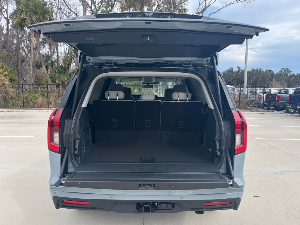 2026 Gray Metallic Ford Expedition Active RWD SUV