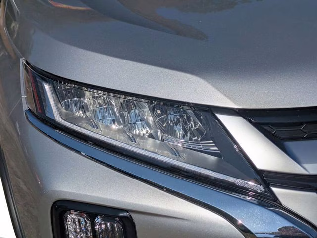 2026 Alloy Silver Metallic Mitsubishi Outlander Sport 2.0 SE 4X4 SUV