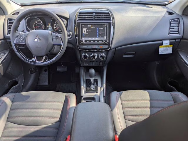 2026 Alloy Silver Metallic Mitsubishi Outlander Sport 2.0 SE 4X4 SUV