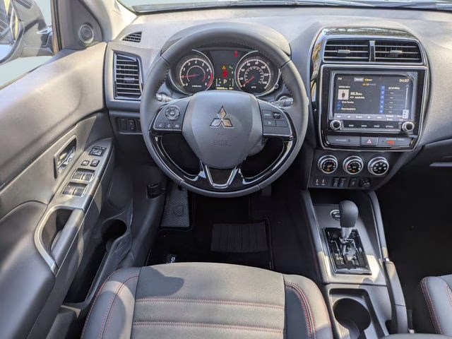 2026 Alloy Silver Metallic Mitsubishi Outlander Sport 2.0 SE 4X4 SUV