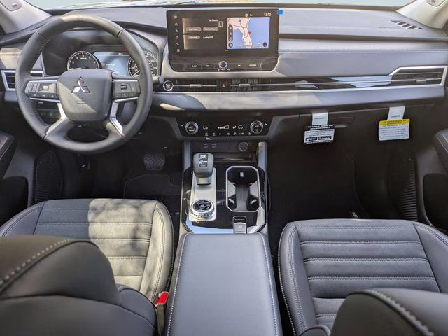 2026 Moonstone Gray Metallic Mitsubishi Outlander SE FWD SUV