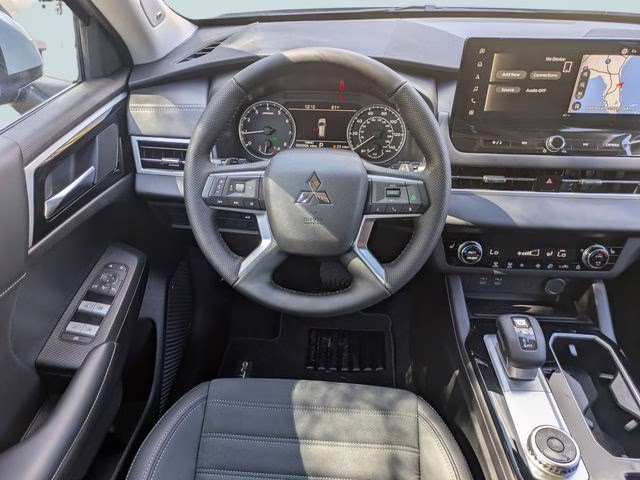 2026 Moonstone Gray Metallic Mitsubishi Outlander SE FWD SUV