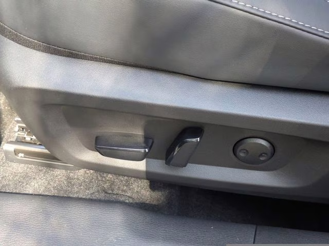 2026 Moonstone Gray Metallic Mitsubishi Outlander SE FWD SUV