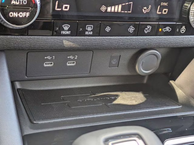 2026 Moonstone Gray Metallic Mitsubishi Outlander SE FWD SUV