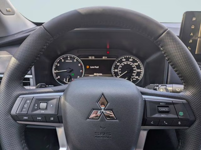 2026 Moonstone Gray Metallic Mitsubishi Outlander SE FWD SUV