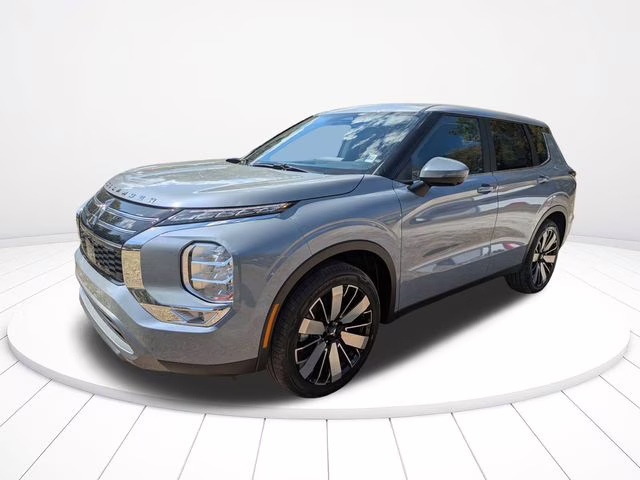 2026 Moonstone Gray Metallic Mitsubishi Outlander SE FWD SUV