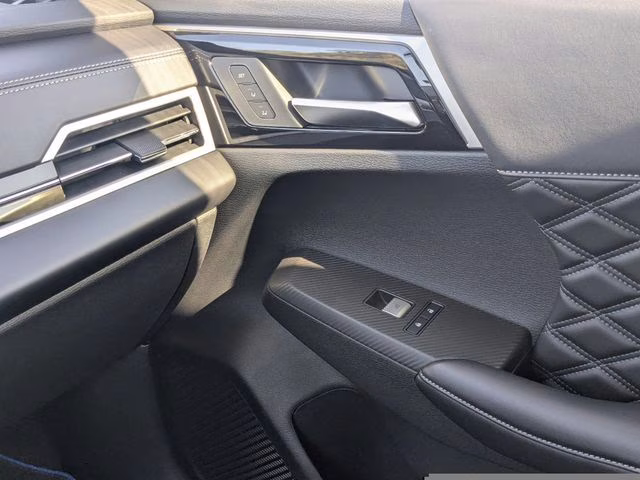 2025 Labrador Black Pearl Mitsubishi Outlander PHEV SEL AWD SUV