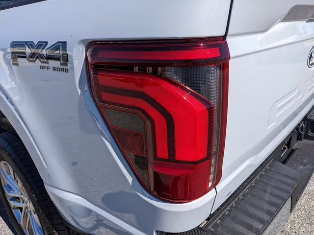 2025 Space White Metallic Ford F-150 Lariat 4X4 Truck