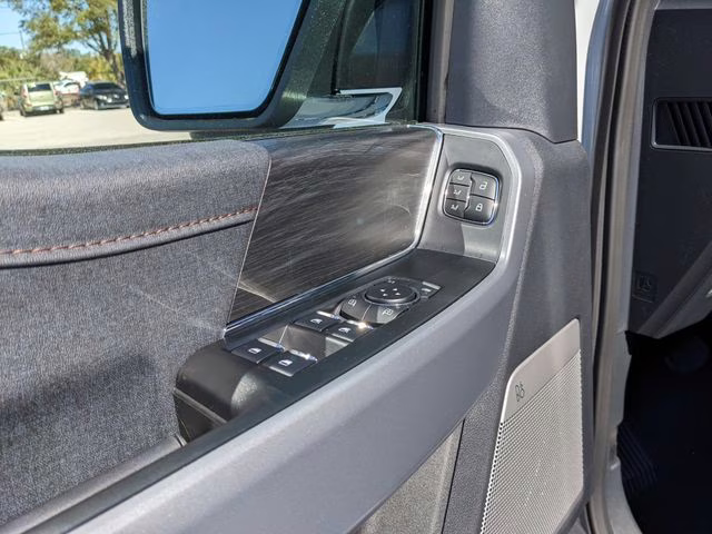 2025 Space White Metallic Ford F-150 Lariat 4X4 Truck