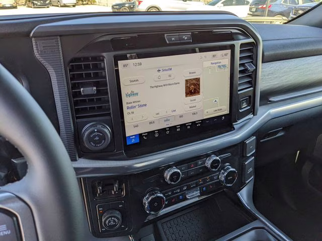 2025 Space White Metallic Ford F-150 Lariat 4X4 Truck