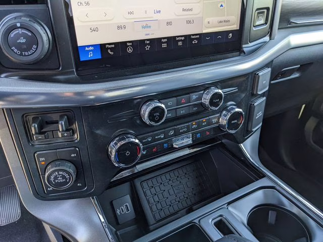 2025 Space White Metallic Ford F-150 Lariat 4X4 Truck