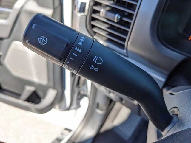 2025 Space White Metallic Ford F-150 Lariat 4X4 Truck