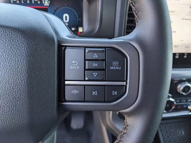 2025 Space White Metallic Ford F-150 Lariat 4X4 Truck