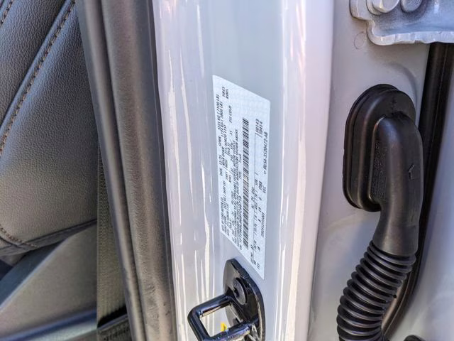 2025 Space White Metallic Ford F-150 Lariat 4X4 Truck