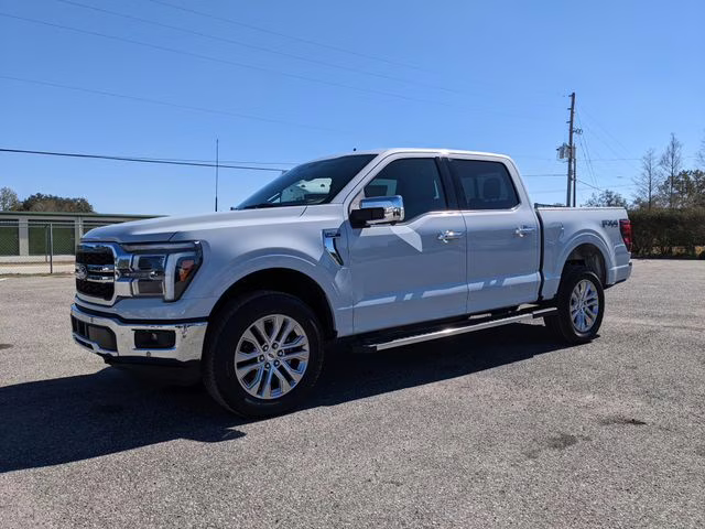 2025 Space White Metallic Ford F-150 Lariat 4X4 Truck