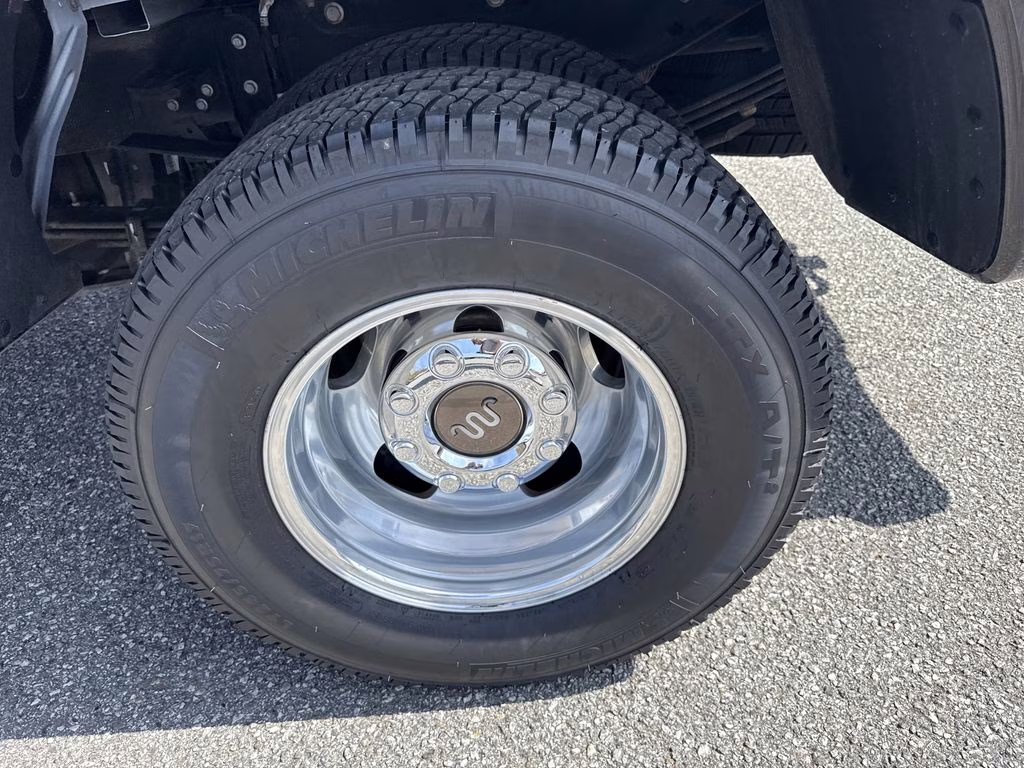 2024 Oxford White Ford Super Duty F-350 DRW King Ranch 4X4 Truck