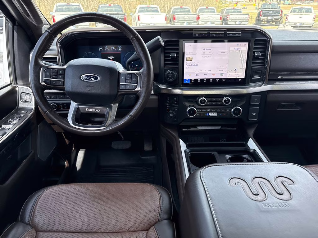 2024 Oxford White Ford Super Duty F-350 DRW King Ranch 4X4 Truck