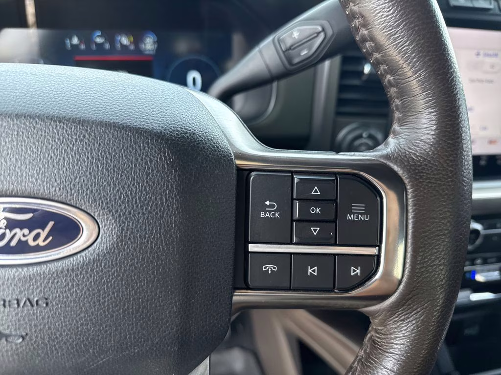 2024 Oxford White Ford Super Duty F-350 DRW King Ranch 4X4 Truck