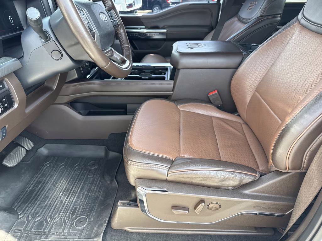 2024 Oxford White Ford Super Duty F-350 DRW King Ranch 4X4 Truck