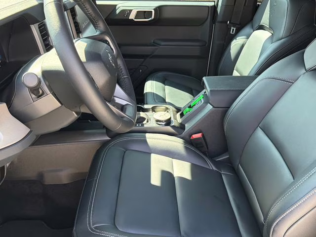 2026 Oxford White Ford Bronco Outer Banks 4X4 SUV