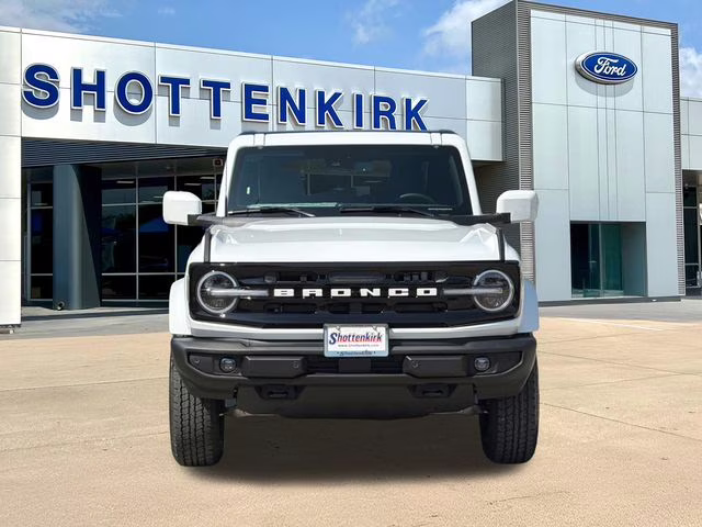 2026 Oxford White Ford Bronco Outer Banks 4X4 SUV