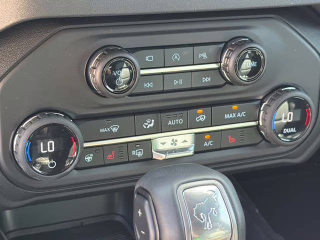 2026 Oxford White Ford Bronco Outer Banks 4X4 SUV