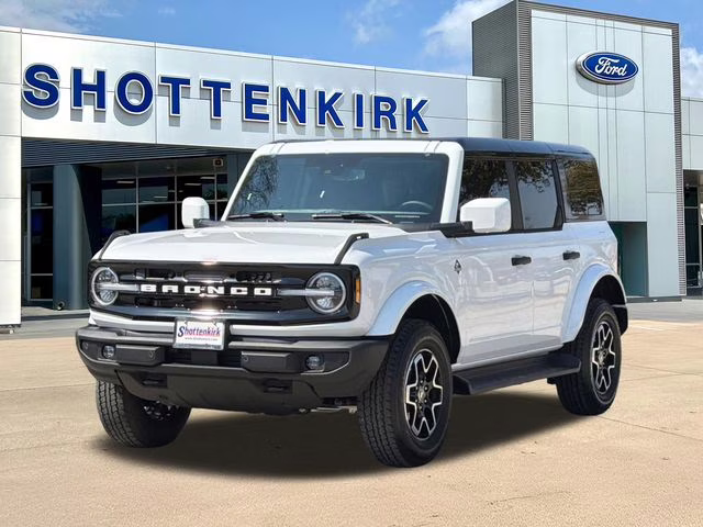 2026 Oxford White Ford Bronco Outer Banks 4X4 SUV