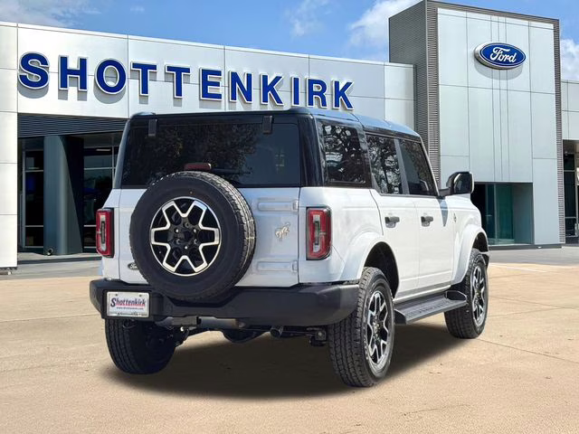 2026 Oxford White Ford Bronco Outer Banks 4X4 SUV