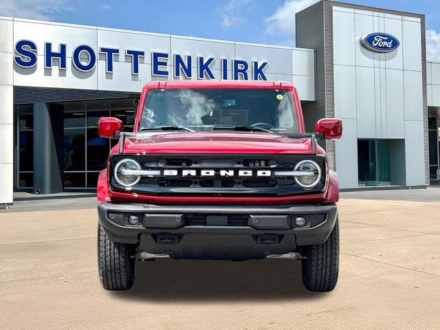 2026 Ruby Red Ford Bronco Outer Banks 4X4 SUV