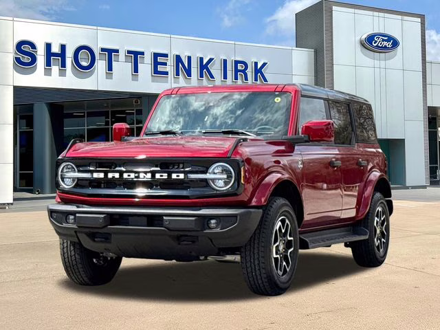 2026 Ruby Red Ford Bronco Outer Banks 4X4 SUV