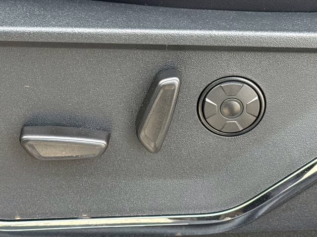 2026 Black Ford Super Duty F-250 SRW Platinum 4X4 Truck