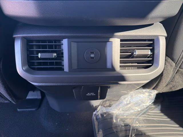 2026 Star White Metallic Tri-Coat Ford F-150 Lariat 4X4 Truck