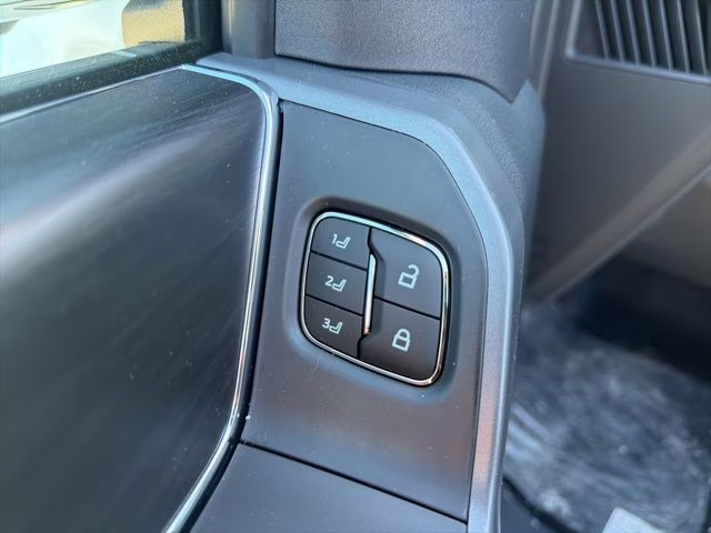 2026 Star White Metallic Tri-Coat Ford F-150 Lariat 4X4 Truck