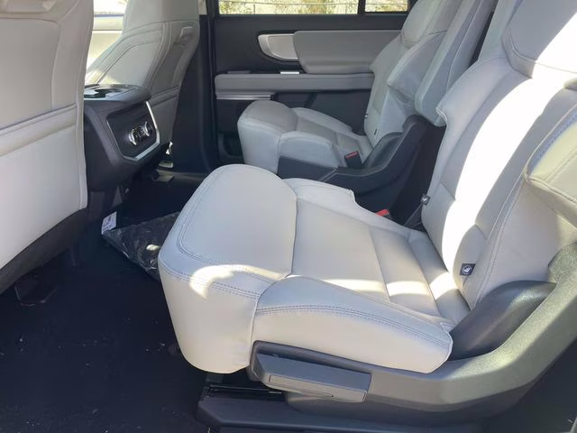 2026 White Metallic Ford Expedition Max Active RWD SUV