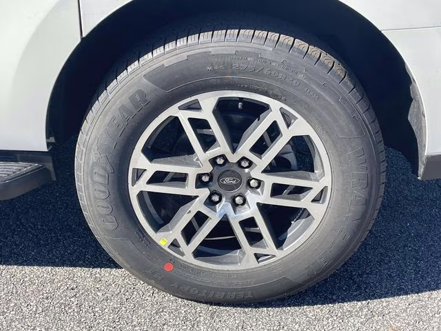 2026 White Metallic Ford Expedition Max Active RWD SUV