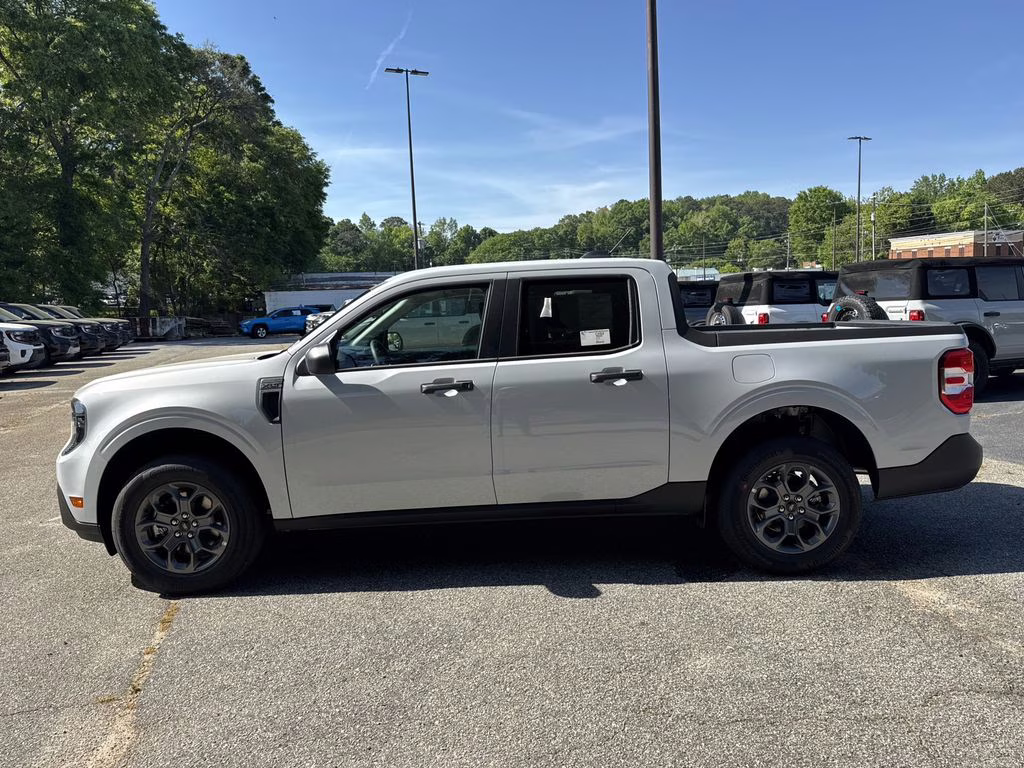 2026 White Metallic Ford Maverick XLT FWD Truck