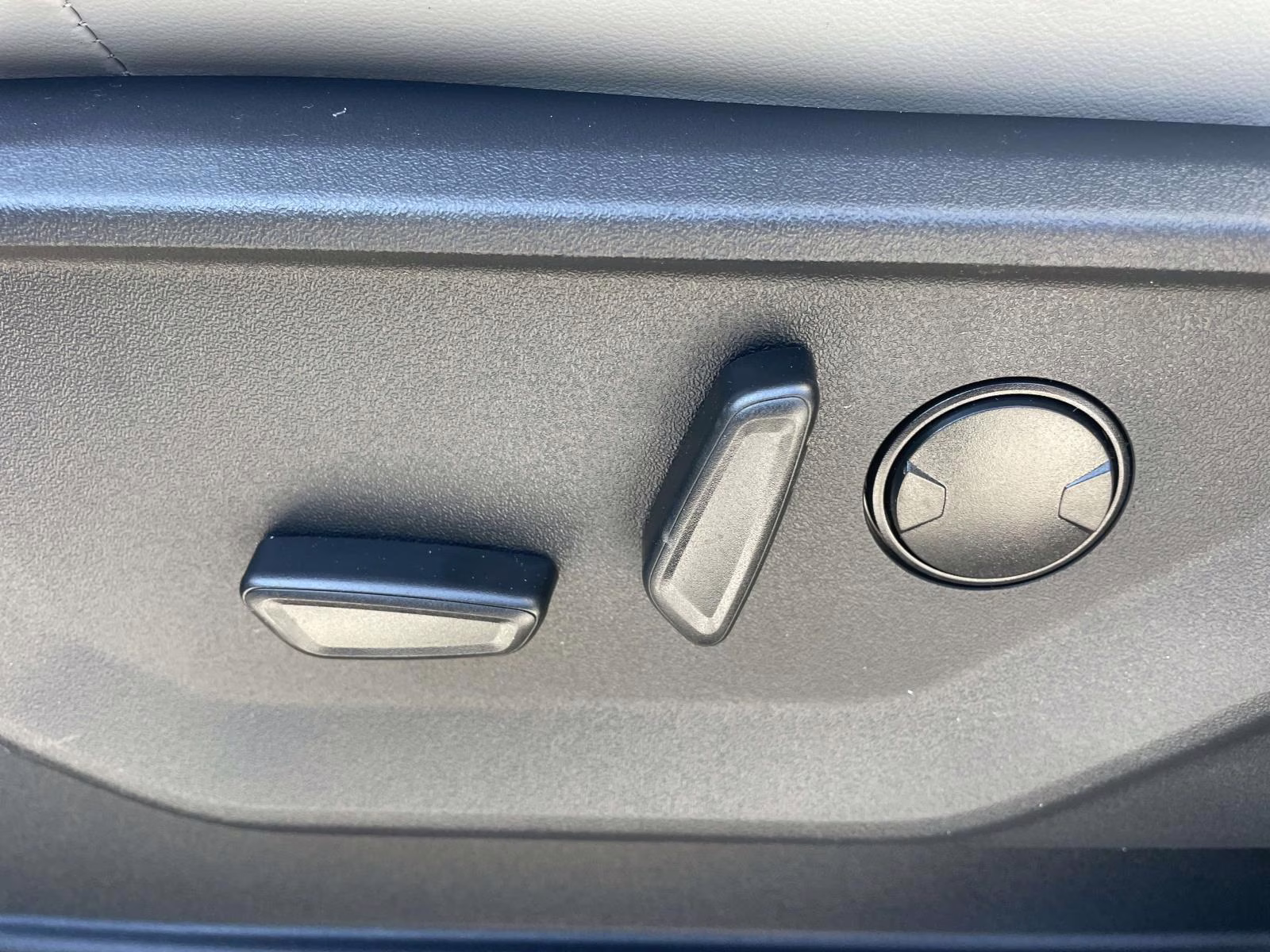 2026 White Metallic Ford Expedition Max Active RWD SUV