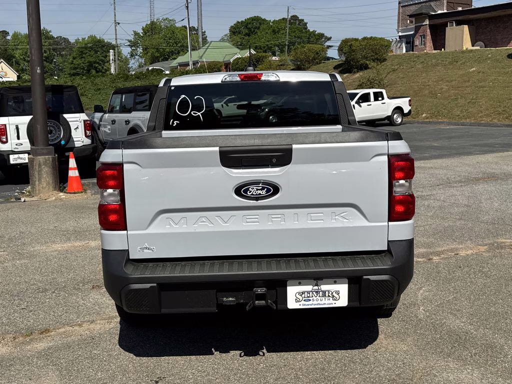 2026 White Metallic Ford Maverick XLT FWD Truck