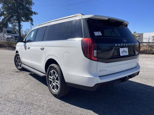 2026 White Metallic Ford Expedition Max Active RWD SUV