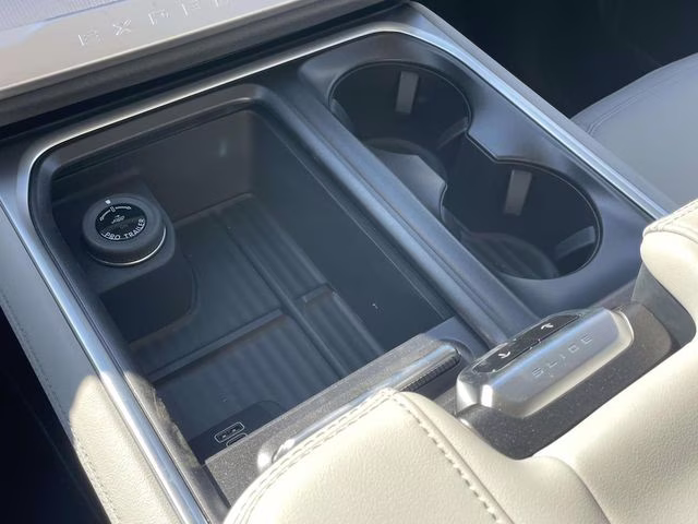 2026 White Metallic Ford Expedition Max Active RWD SUV