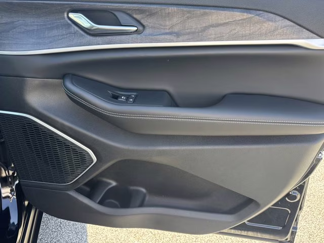 2026 Diamond Black Crystal Pearlcoat Jeep Grand Cherokee L Limited RWD SUV