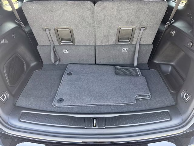 2026 Diamond Black Crystal Pearlcoat Jeep Grand Cherokee L Limited RWD SUV