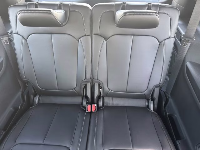 2026 Diamond Black Crystal Pearlcoat Jeep Grand Cherokee L Limited RWD SUV