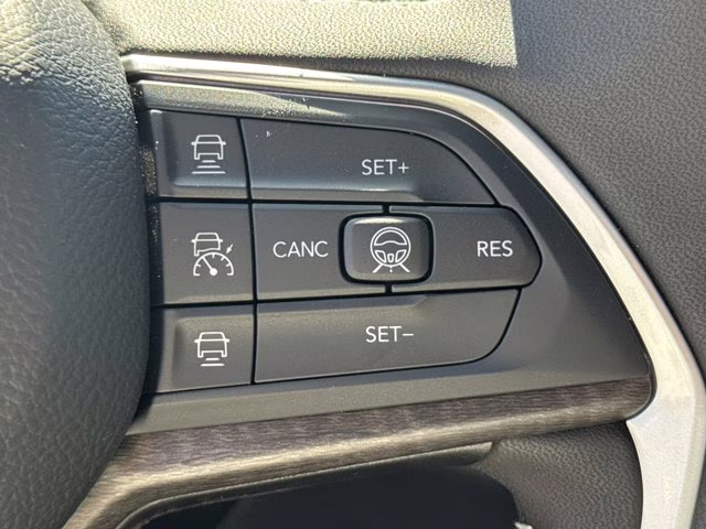 2026 Diamond Black Crystal Pearlcoat Jeep Grand Cherokee L Limited RWD SUV