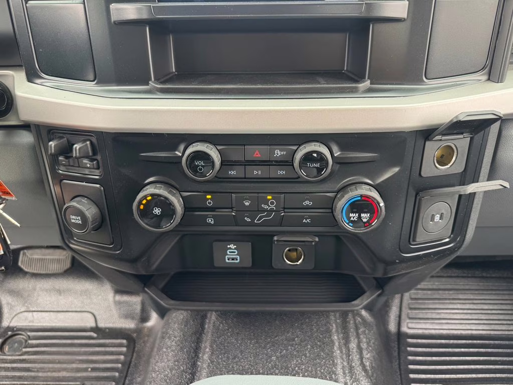 2026 Oxford White Ford Super Duty F-250 SRW XL RWD Truck