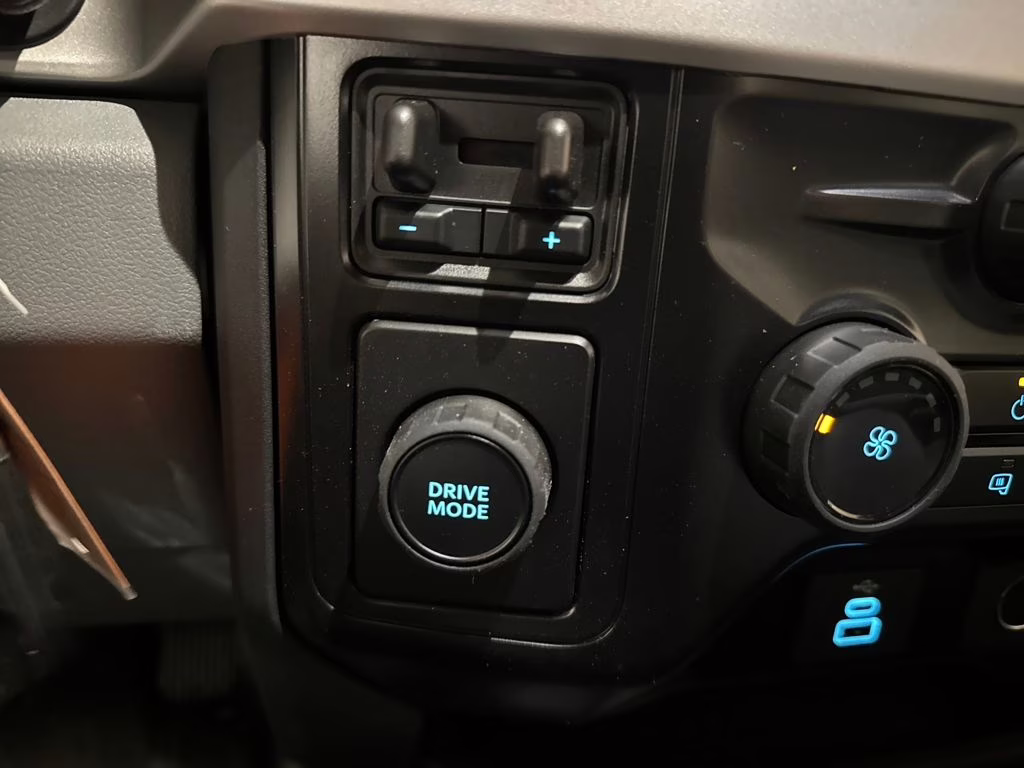 2026 Oxford White Ford Super Duty F-250 SRW XL RWD Truck