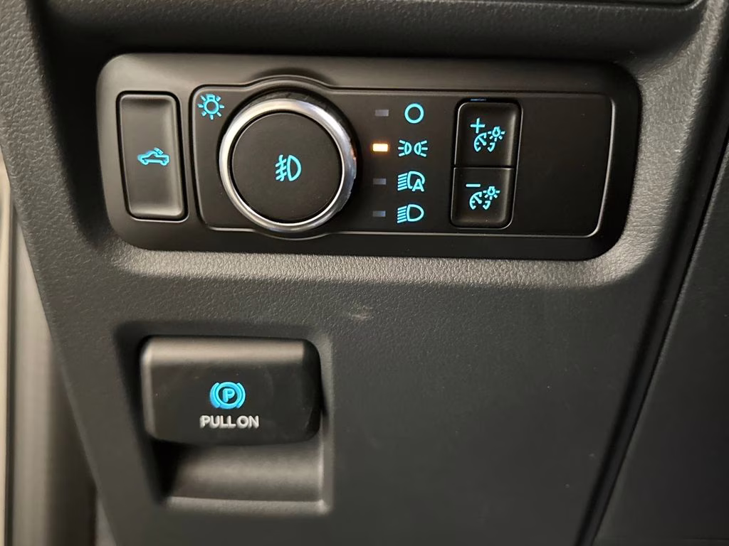 2026 Avalanche Ford F-150 XLT RWD Truck