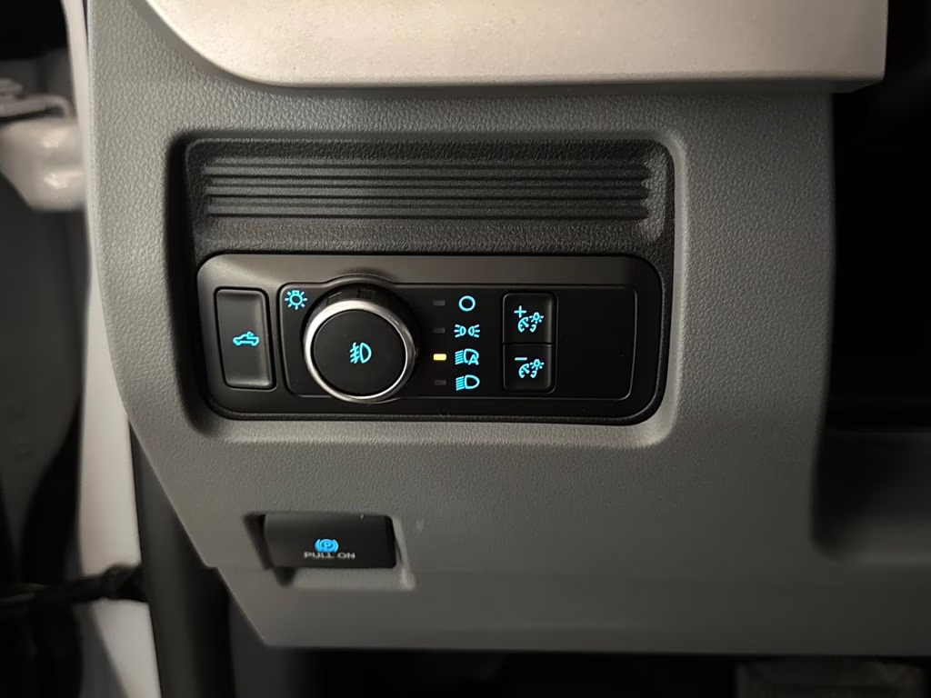 2026 Oxford White Ford Super Duty F-250 SRW XL RWD Truck